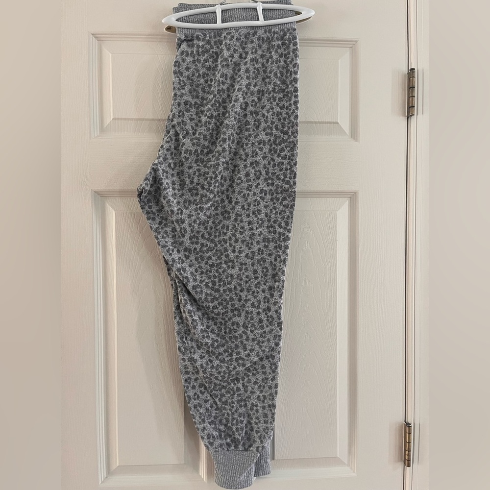 Gray xl Victoria’s Secret animal print joggers